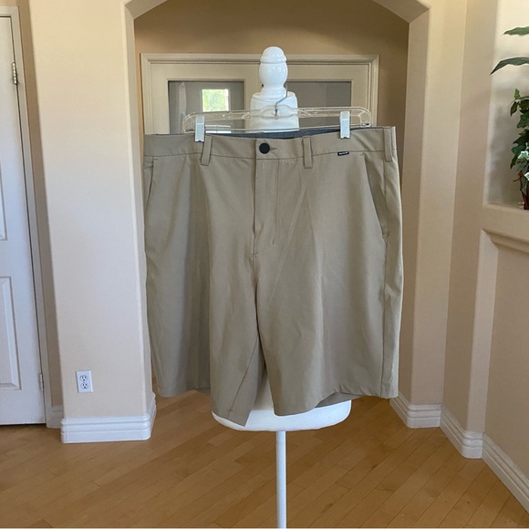 Hurley Phantom Tan Flat Front Men's Stretch Shorts - Picture 1 of 7